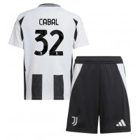 Juventus Juan Cabal #32 Hemmatröja Barn 2024-25 Kortärmad (+ Korta byxor)